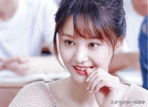 娱乐吃瓜小妹子视频,吃瓜小妹子带你领略幕后花絮